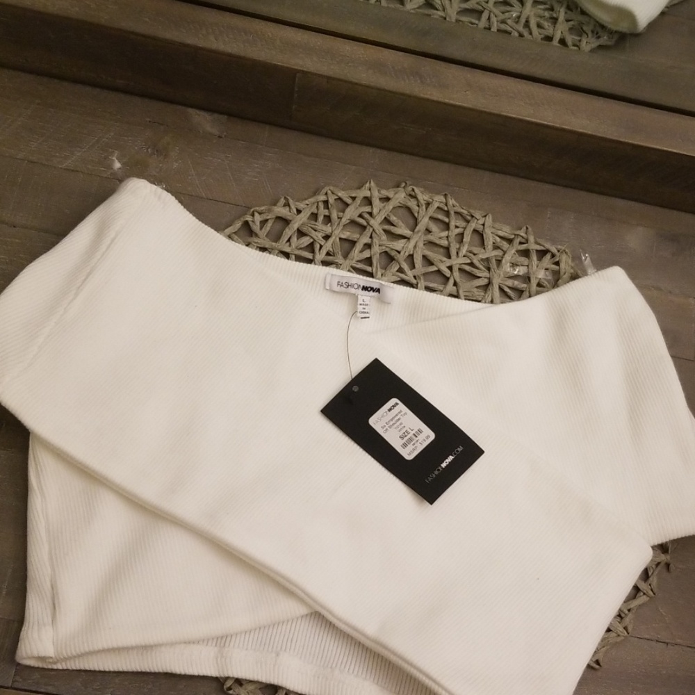Fashion nova white crop top